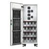 APC Easy UPS 3S 30kVA - Vue intérieure batteries installées APC Easy UPS 3S 30kVA E3SUPS30KHB1, intérieur porte ouverte, batteries installées sur 2 colonnes, ventilateurs en haut