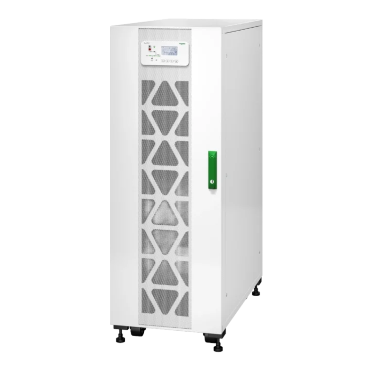 APC Easy UPS 3S 40kVA - Vue 3/4 avant droite APC Easy UPS 3S 40kVA E3SUPS40KHB1 onduleur triphasé tour blanche, vue 3/4 avant droite, grilles triangulaires, écran LCD, poignée verte, pieds réglables