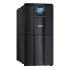 APC Smart-UPS C 3000VA SMC3000I tour noire, vue 3/4 avant gauche, écran LCD bleu affichant 230V, logo APC, deux modules empilés (électronique haut + batteries bas)